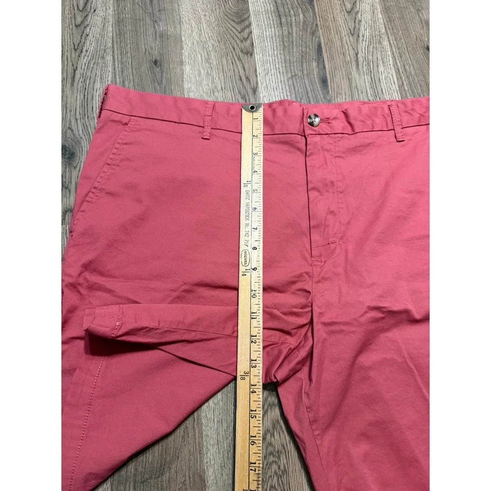 IZOD Shorts Mens Size 40 Red Shorts Chino Flat Front Saltwater Stretch